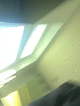 Frank22xx: διαδικτυακό σόου στην κάμερα