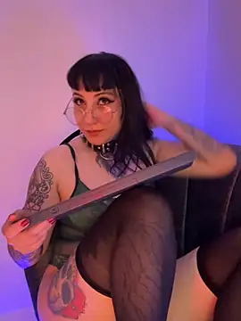 Živý XXX chat Ravenna666_