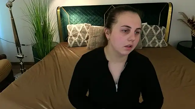 MikaFoxy's Webcam Show