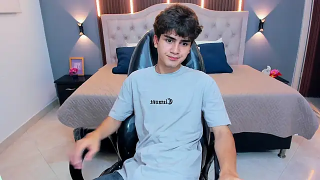 Tommy18__ 现场XXX聊天