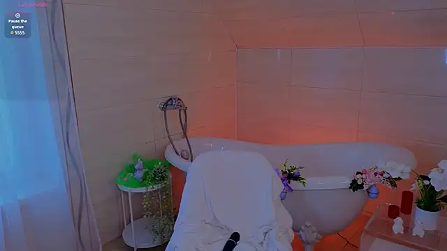 Adetta 现场XXX聊天