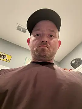 Enjoyedmine: διαδικτυακό σόου στην κάμερα