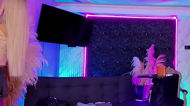 Queens_Wonders_Blonders' Live XXX Chat