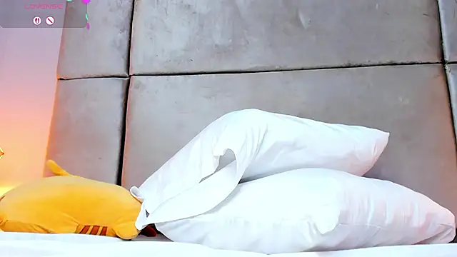 isabel_sofiaa: онлайн-секс-чат