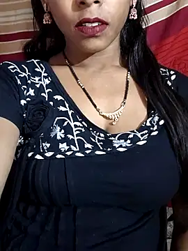 Itz_Aisha__ Chat XXX in diretta