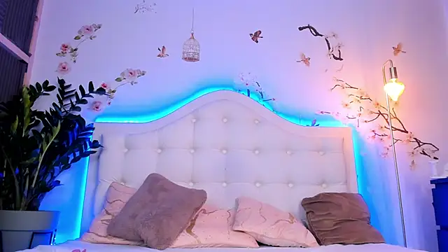 دردشة TinyBlair الجنسية المباشرة