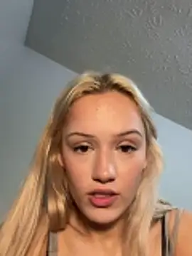 kaci_brooke élő XXX-chatje