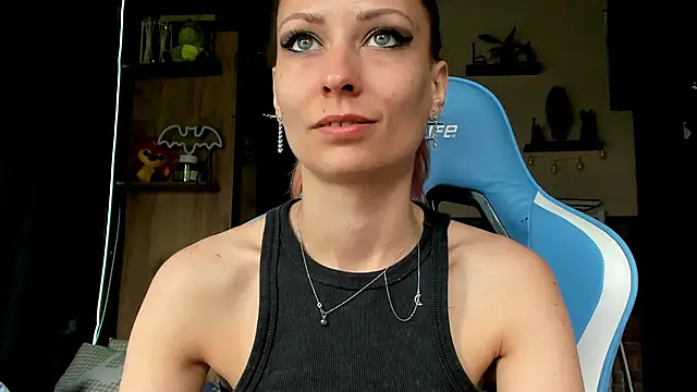 karo123421 élő XXX-chatje