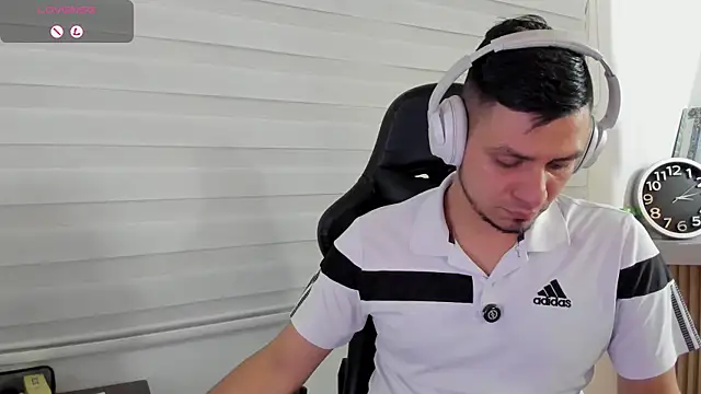 Chat +18 de Rick_Adams ao vivo