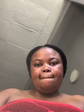 Curveysinaa: онлайн-секс-чат