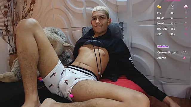 ItsZairen: онлайн-секс-чат