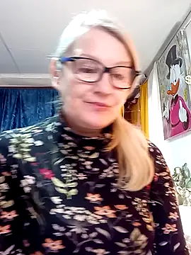 Chat +18 de irinamaux ao vivo