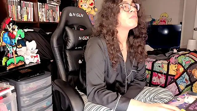 ShinyCherub Show in webcam