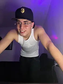 Maximuz1920 Webcam Show