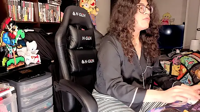 ShinyCherub Show in webcam