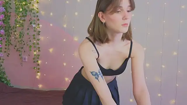 PeachyWhisperのウェブカメラショー