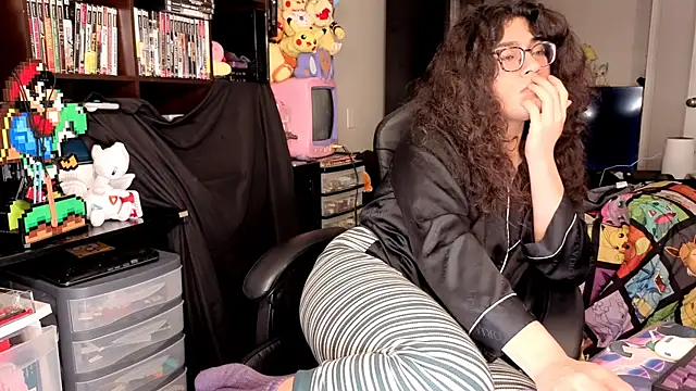 Show modela ShinyCherub na web-kameri