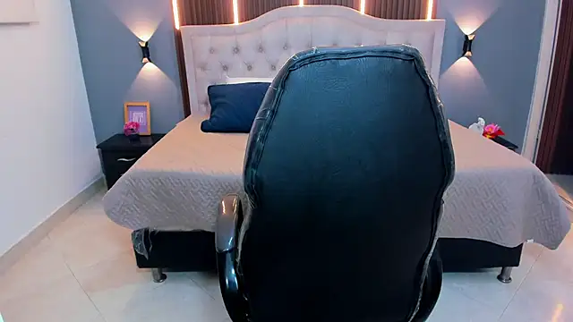 Tommy18__'s Live XXX Chat