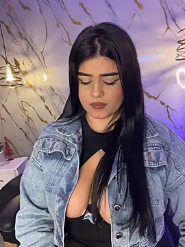 Chat +18 de Kariina__69 ao vivo