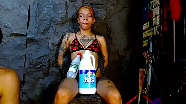 Chat +18 de Ariaoficial ao vivo