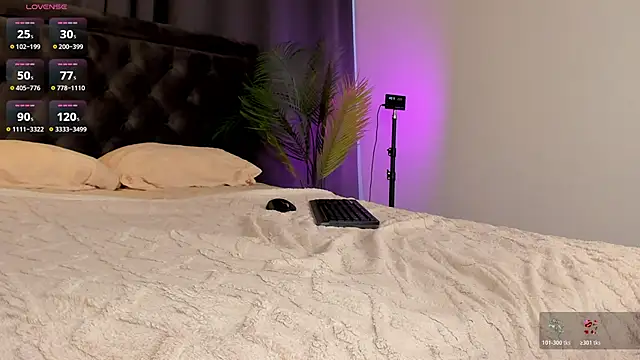 Domirelle's Live XXX Chat