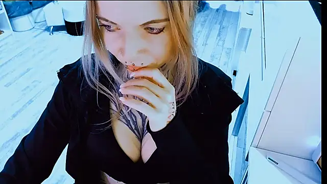 InesGold Chat XXX in diretta