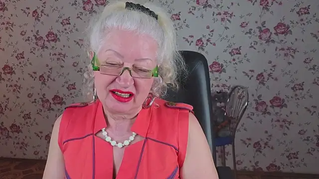 Maya_Mayflower's Live XXX Chat