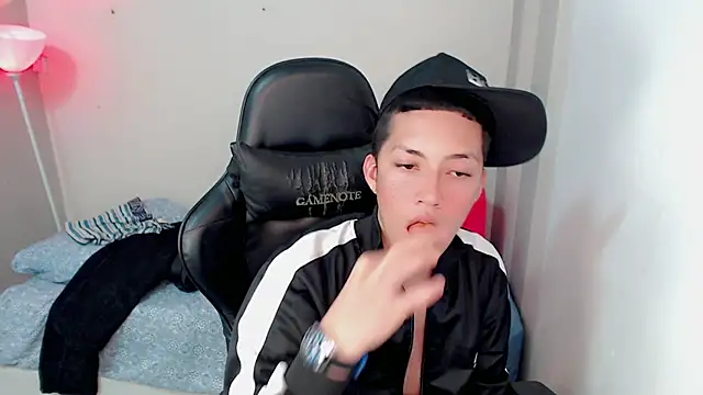 Street_poemm_ Adlı Modelin Web Kamerası Şovu