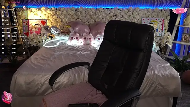 Онлайн чат XXX FoxyShy