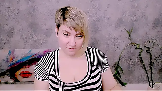 Djullia's Live XXX Chat