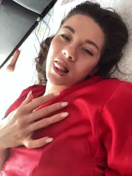 OnlyLeiLa: απευθείας συνομιλία ΧΧΧ