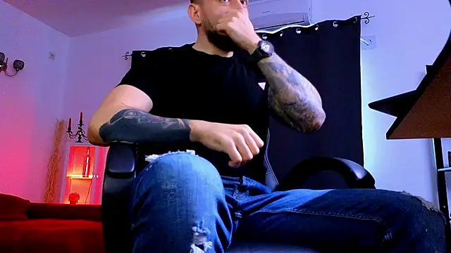 XXX chat uživo modela MightyAaron66