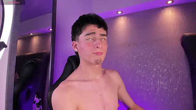 MateoMitchell: онлайн-секс-чат