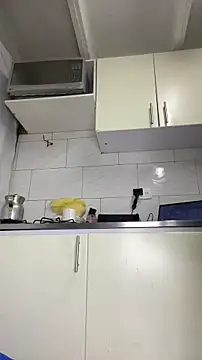 Chatroom XXX en direct de Chloee_Peach