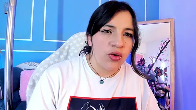 Chat XXX en directo de TaraTaylorr