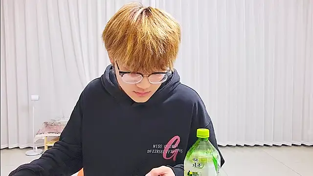 KK-cuteboy 现场XXX聊天