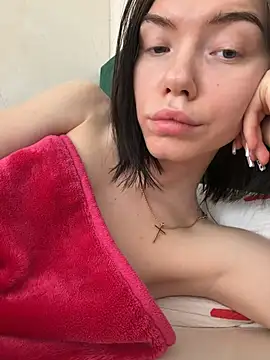 Lisaaa_Alisa Adlı Modelin Canlı XXX Sohbeti