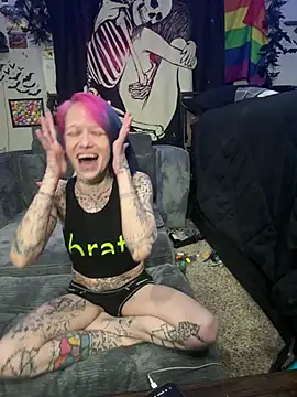 Toxii- Chat XXX in diretta