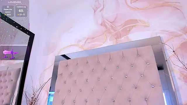 Luna_Tylor Adlı Modelin Canlı XXX Sohbeti