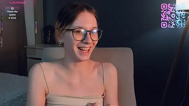 SharylSmalt 即時 XXX 聊天