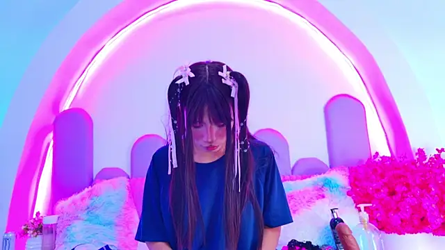 BunnySexyy18 Adlı Modelin Canlı XXX Sohbeti