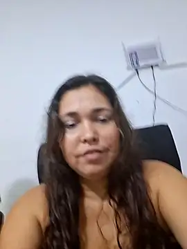 Dirty-Mature35 Adlı Modelin Canlı XXX Sohbeti