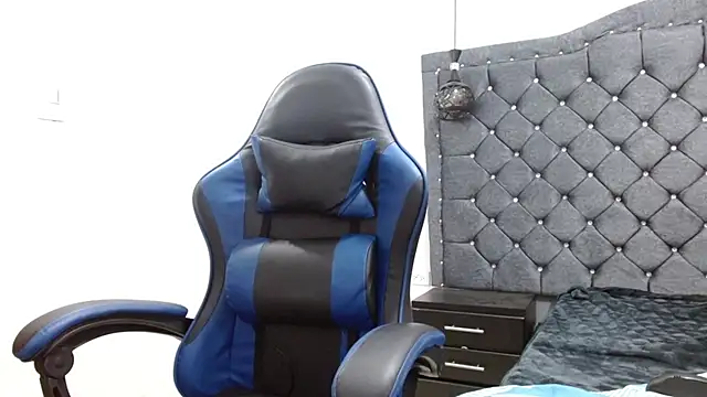 luka_big18n Live XXX chat