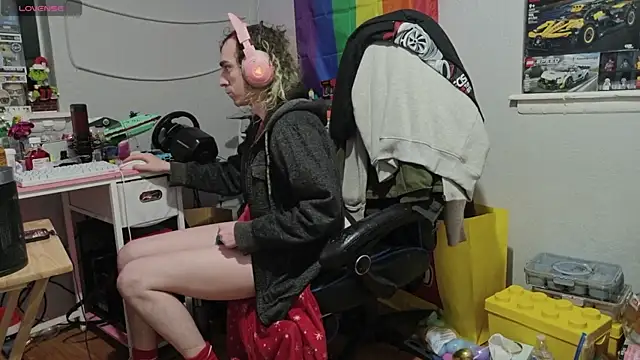 tallnerdyguy Show in webcam