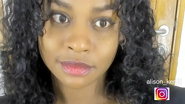 alison-ker3 Show in webcam