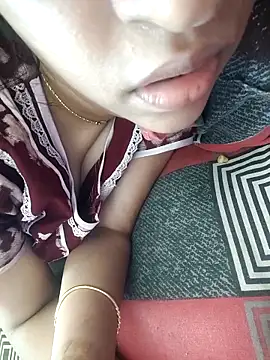 Lavanya_sexyy Adlı Modelin Canlı XXX Sohbeti