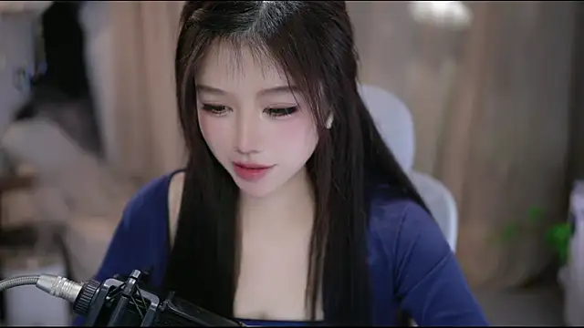 Cecily Chat XXX in diretta