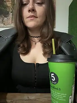 XXX chat uživo modela CrazyTori