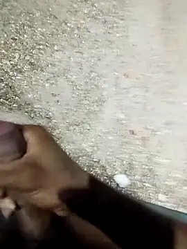 แชท XXX สดของ spittermasterpig1