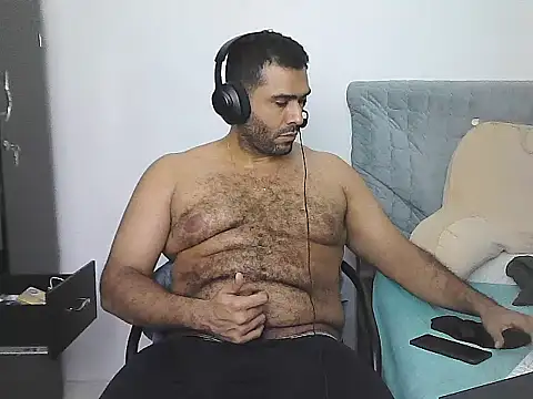 AlphaLatinoBear 网络视讯表演